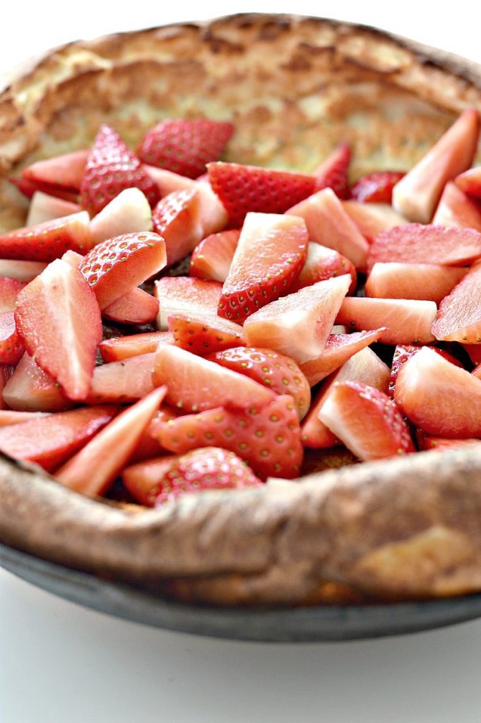 Cast iron pancakes with strawberries and yogurt DIY home decor Your