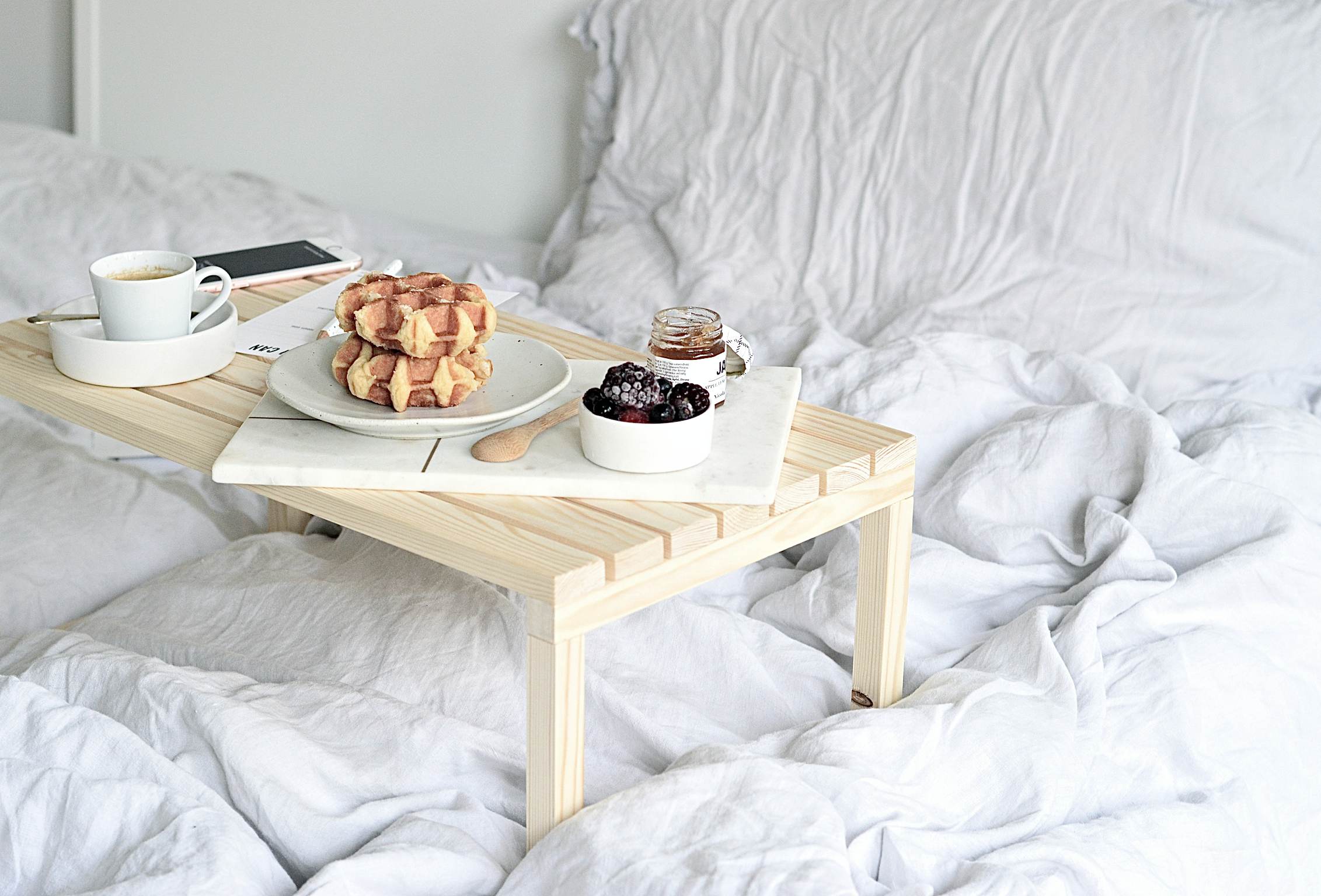 diy breakfast in bed table