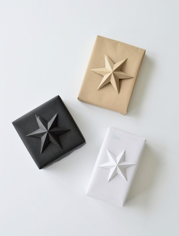 minimalist Christmas gift wrapping idea