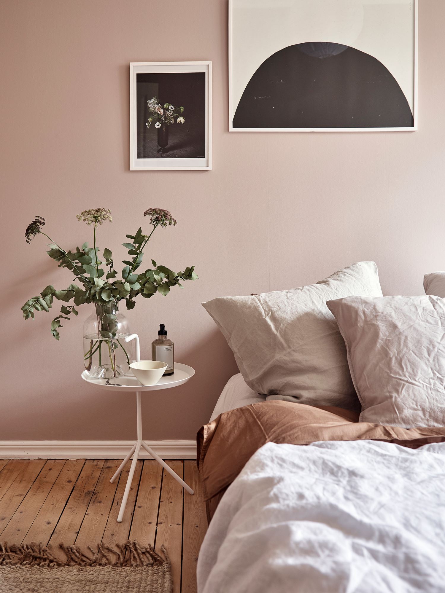 minimal blush bedroom