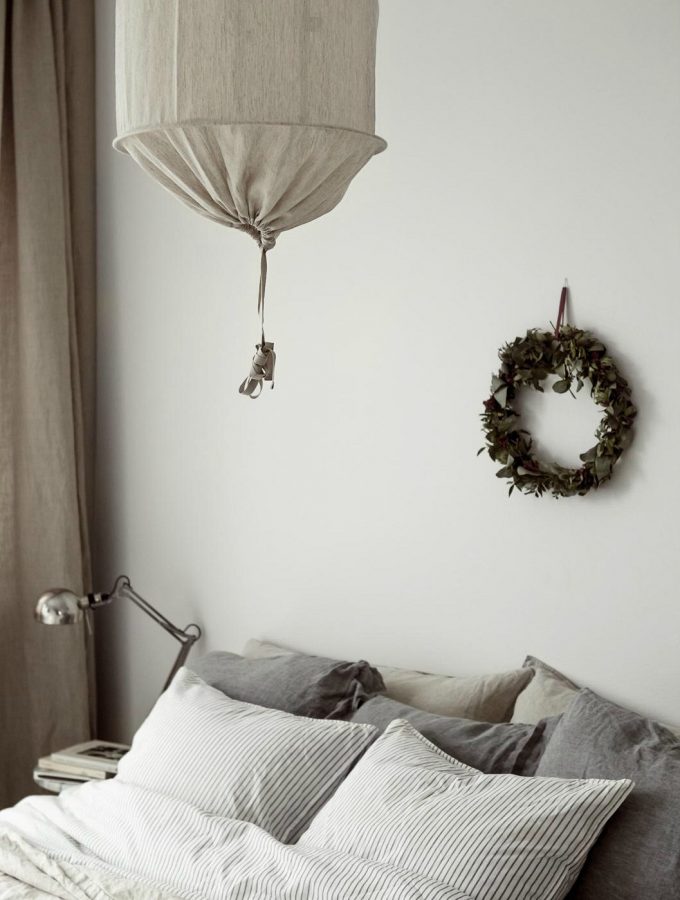 Christmas decor in bedroom wreath