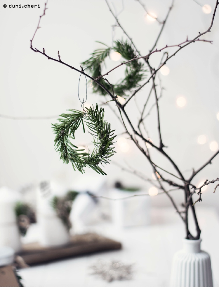 how to decorate with mini wreaths