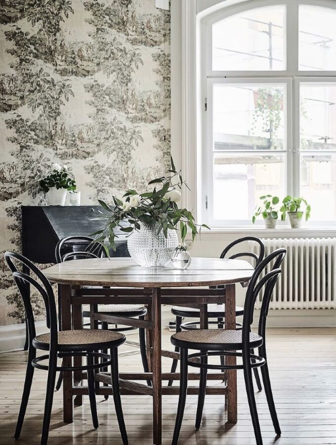 decorating with wallpaper in Scandinavian style