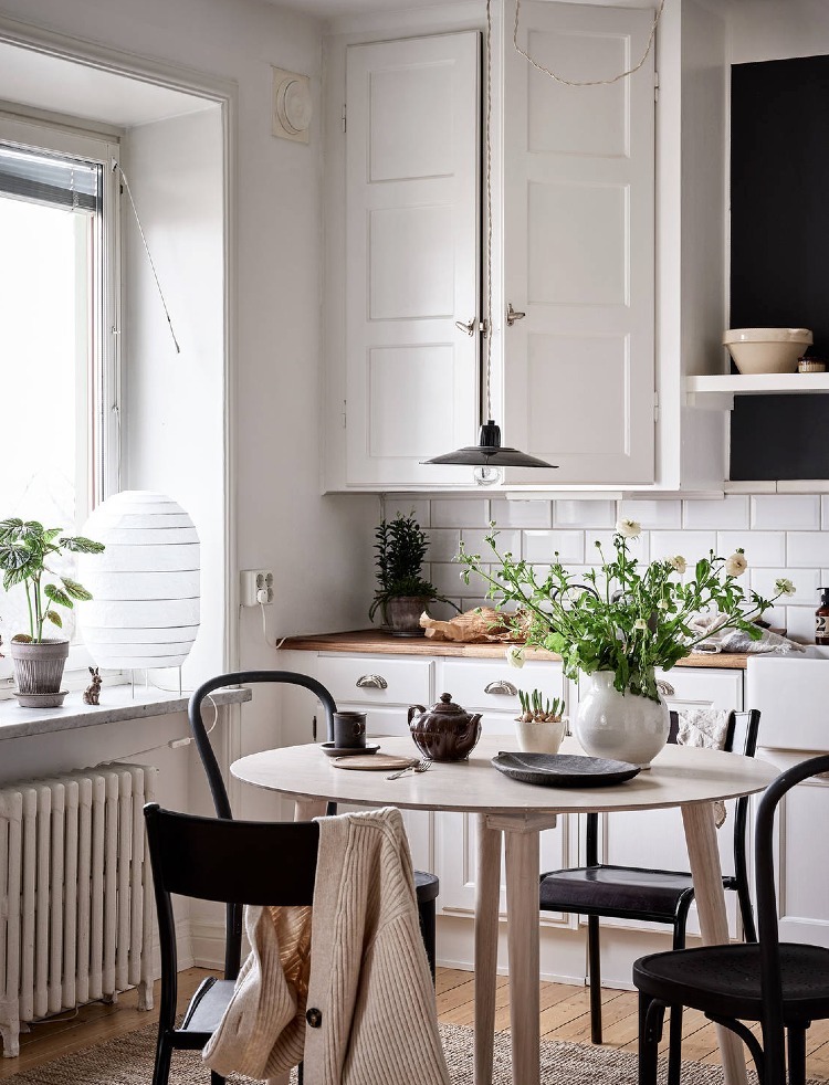 dining table in Scandi kitchen