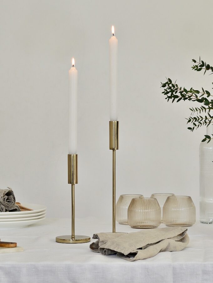 A simple and minimalist table setting for any gathering