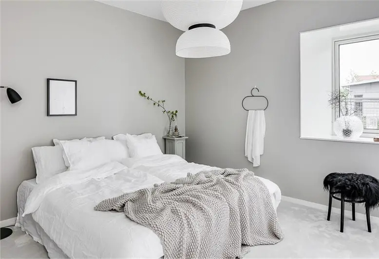 white-pale-grey-bedroom
