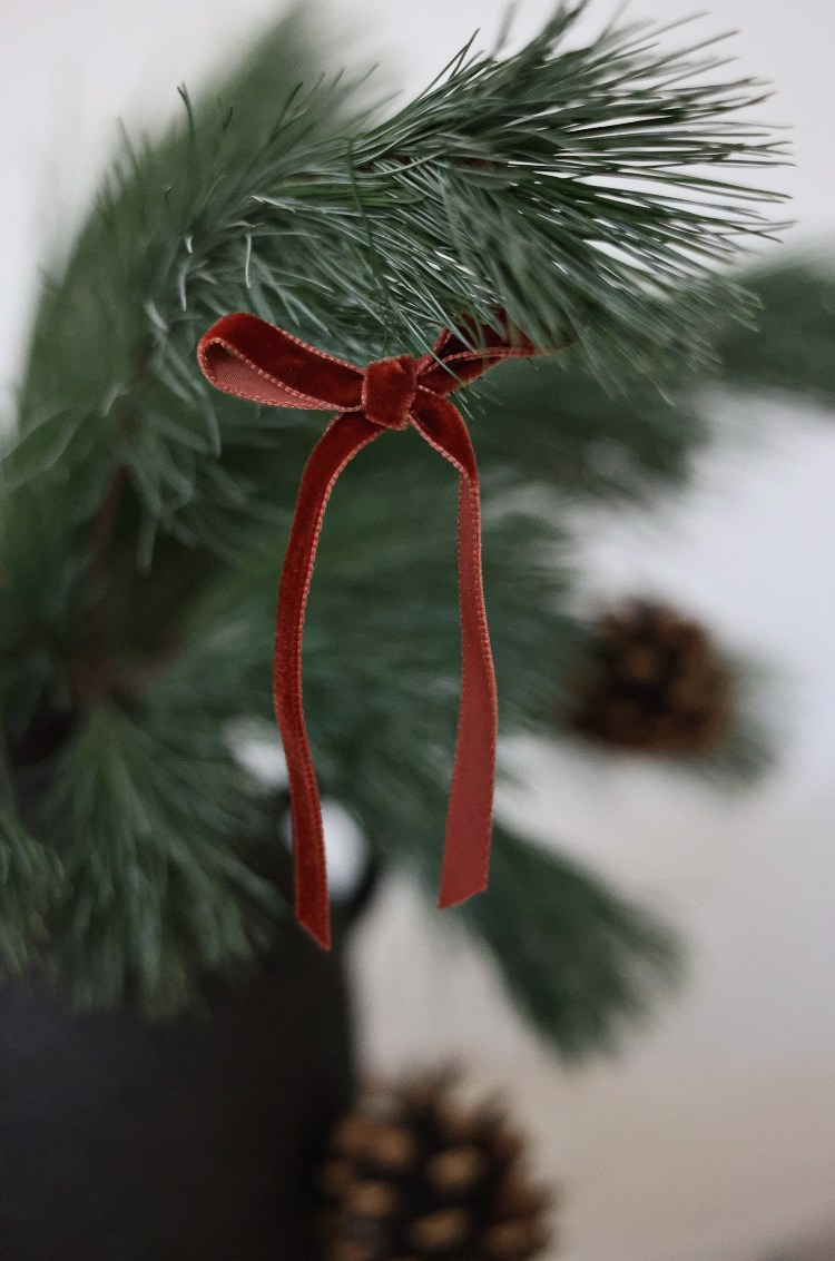 DIY bow tree ornament