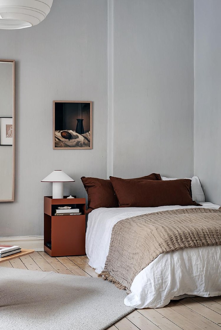 how to make your bed look stylish